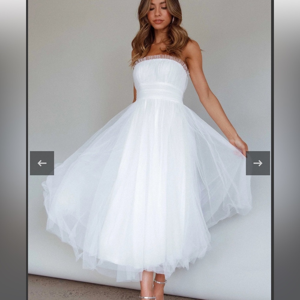 Selfie Leslie White Strapless Tulle Midi Dress